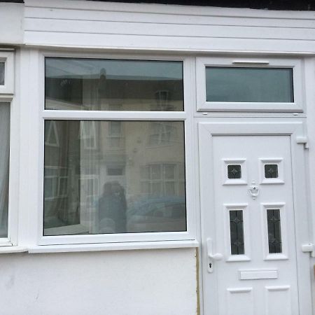 Abbey Wood Station Five Bedroom Self Contained House מראה חיצוני תמונה