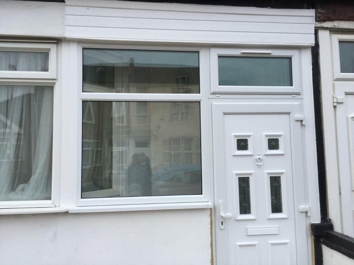Abbey Wood Station Five Bedroom Self Contained House מראה חיצוני תמונה