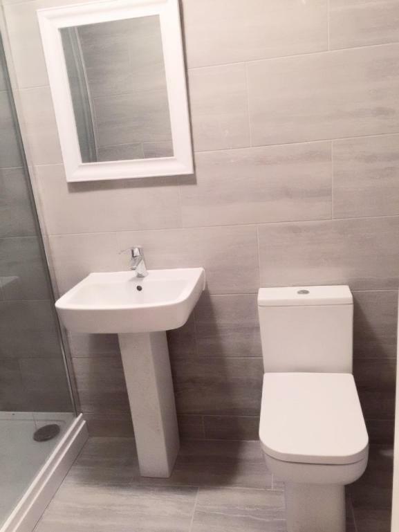 Abbey Wood Station Five Bedroom Self Contained House מראה חיצוני תמונה