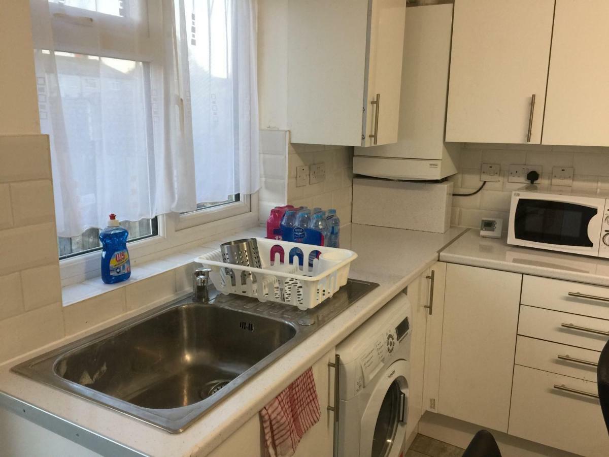 Abbey Wood Station Five Bedroom Self Contained House מראה חיצוני תמונה