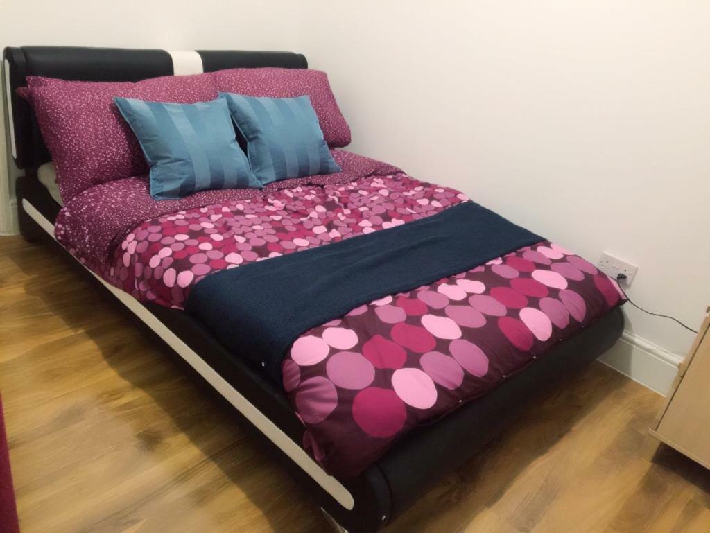 Abbey Wood Station Five Bedroom Self Contained House מראה חיצוני תמונה