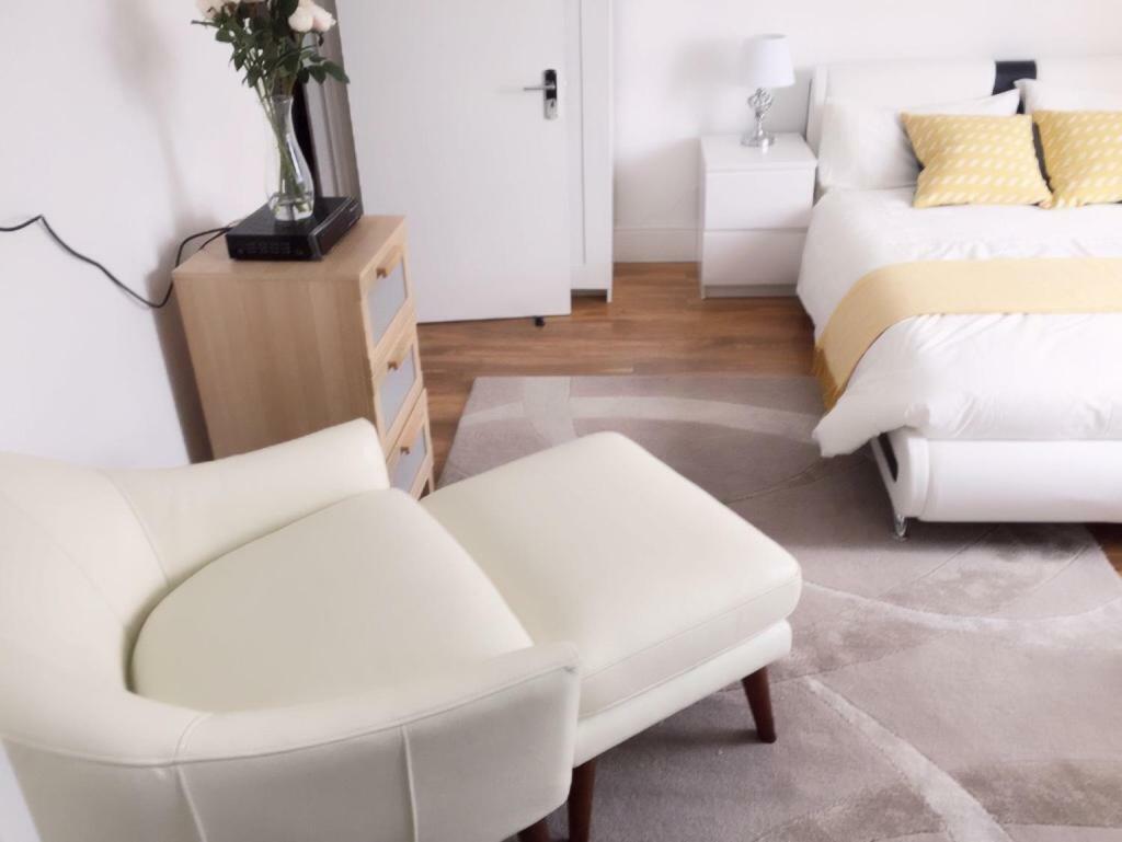 Abbey Wood Station Five Bedroom Self Contained House מראה חיצוני תמונה