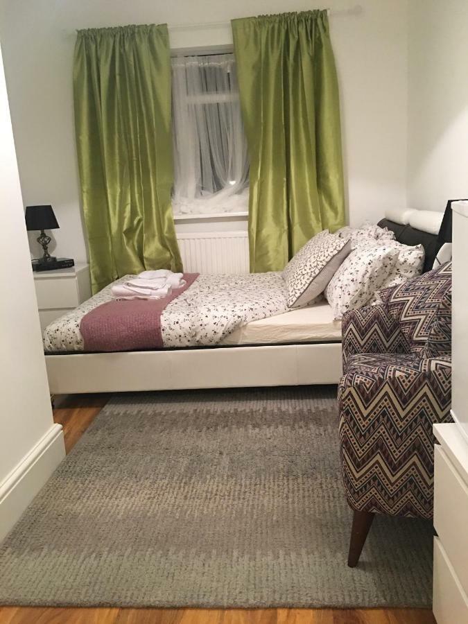 Abbey Wood Station Five Bedroom Self Contained House מראה חיצוני תמונה