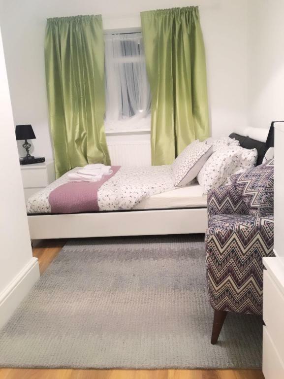 Abbey Wood Station Five Bedroom Self Contained House מראה חיצוני תמונה
