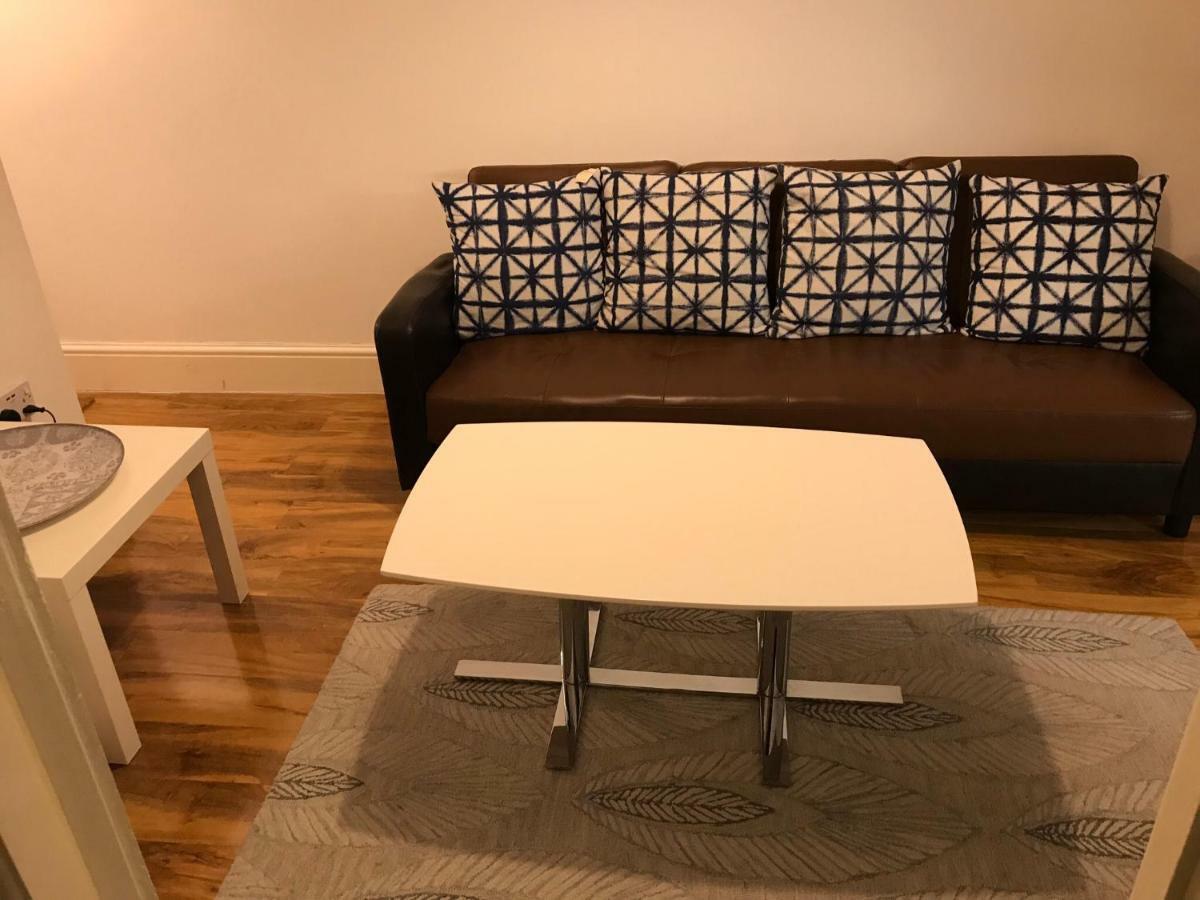 Abbey Wood Station Five Bedroom Self Contained House מראה חיצוני תמונה