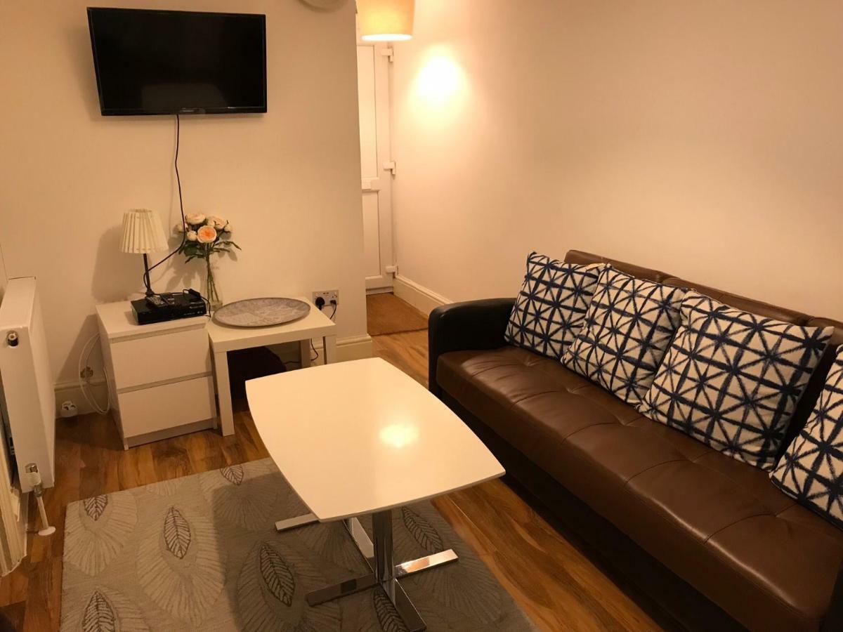 Abbey Wood Station Five Bedroom Self Contained House מראה חיצוני תמונה