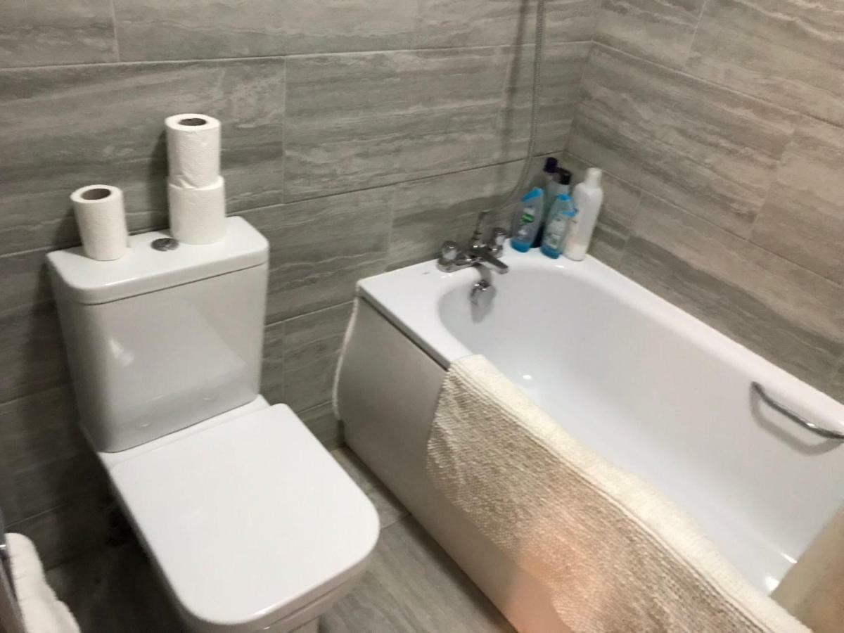 Abbey Wood Station Five Bedroom Self Contained House מראה חיצוני תמונה