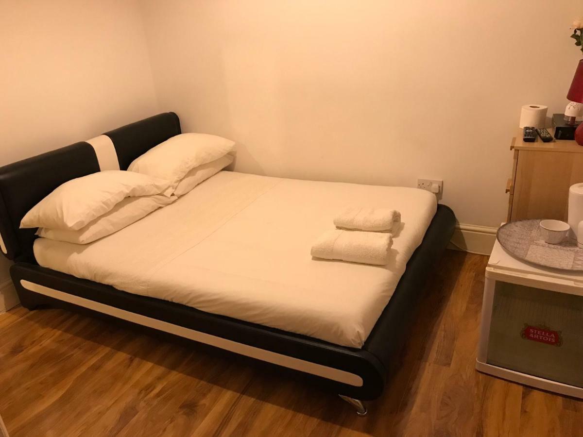 Abbey Wood Station Five Bedroom Self Contained House מראה חיצוני תמונה